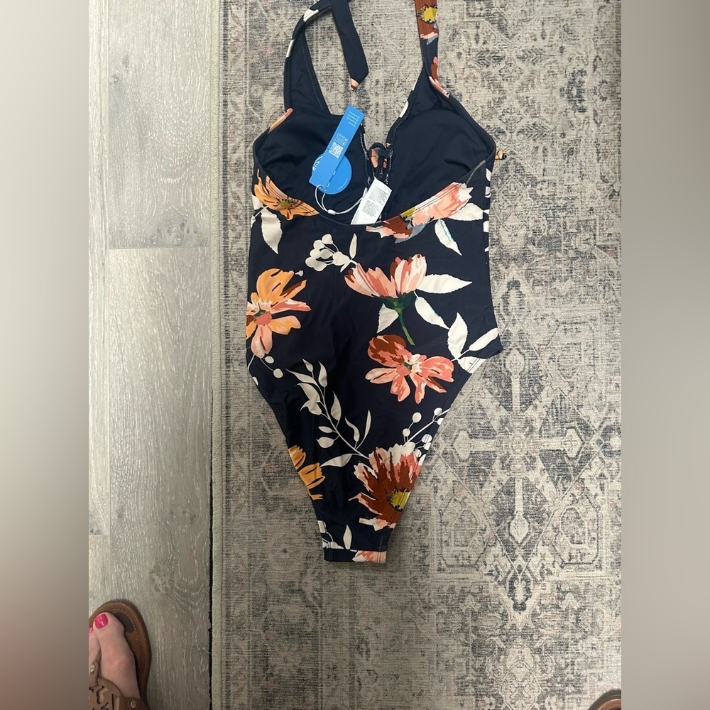 CUPSHE Floral Lace-Up Swimsuit - Picture 5 of 6